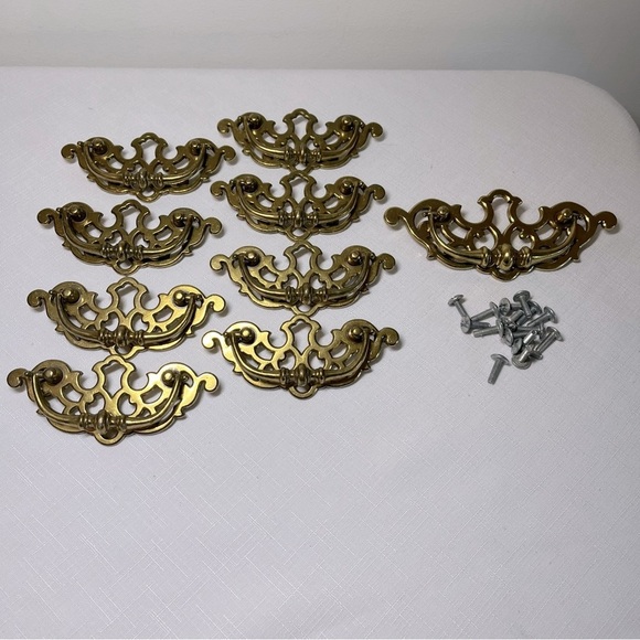 Vintage Draw Pull Handle made in Canada. Set of 8 small and 1 large. 16 screws - Picture 2 of 8